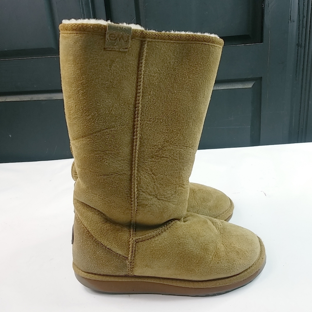 Emu Stinger Hi 7 Sheepskin Boots Shoes
